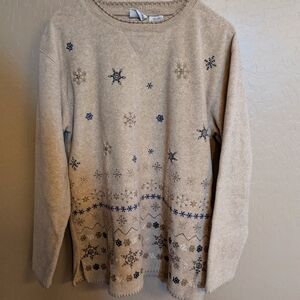 Winter Fleece Top w/ Snowflakes Ladies Size Medium